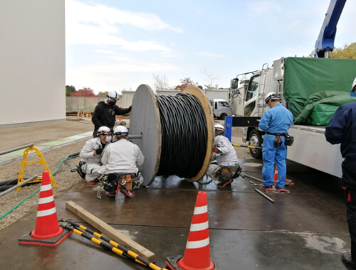 高圧受電設備 ケーブル敷設作業